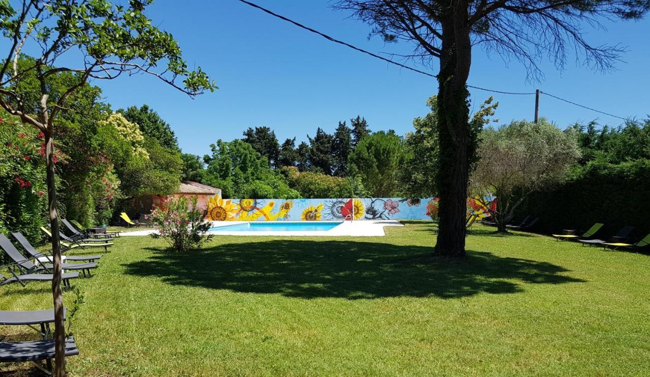 Logis Hotel La Ferme Avignon Exterior foto