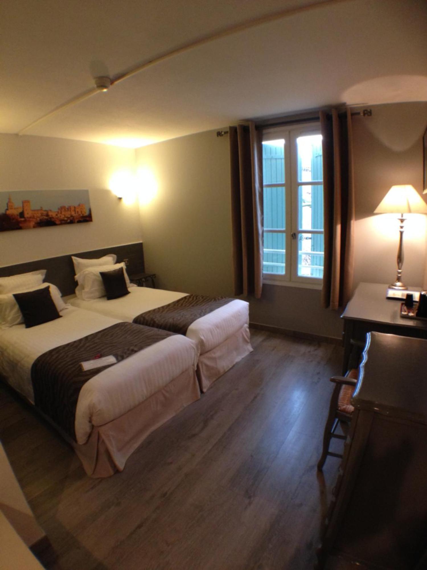 Logis Hotel La Ferme Avignon Exterior foto