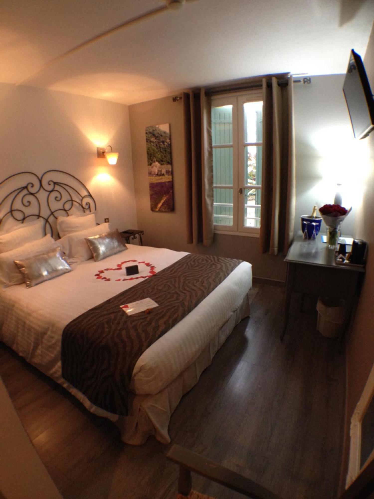 Logis Hotel La Ferme Avignon Exterior foto
